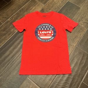 NWOT Levi’s Youth Graphic Tee